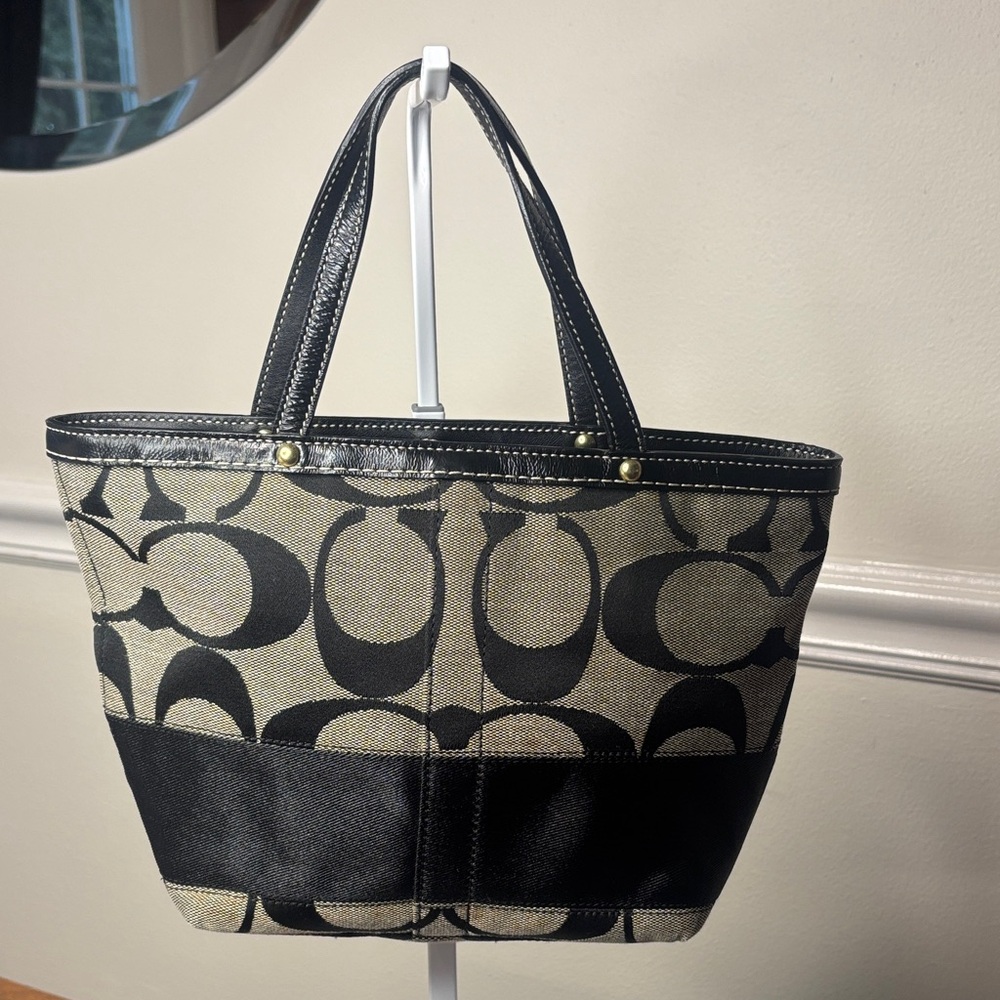 COACH SIGNATURE MONOGRAM Stylish Black and Tan Women's satchel - Picture 2 of 11